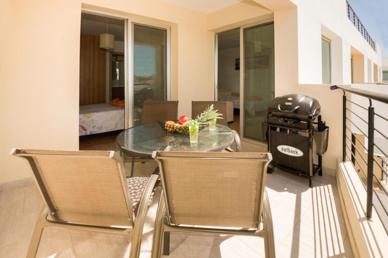 Seabreeze Apartment 200M Away From The Sea Paralimni Bagian luar foto