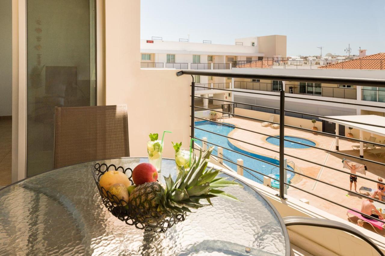 Seabreeze Apartment 200M Away From The Sea Paralimni Bagian luar foto