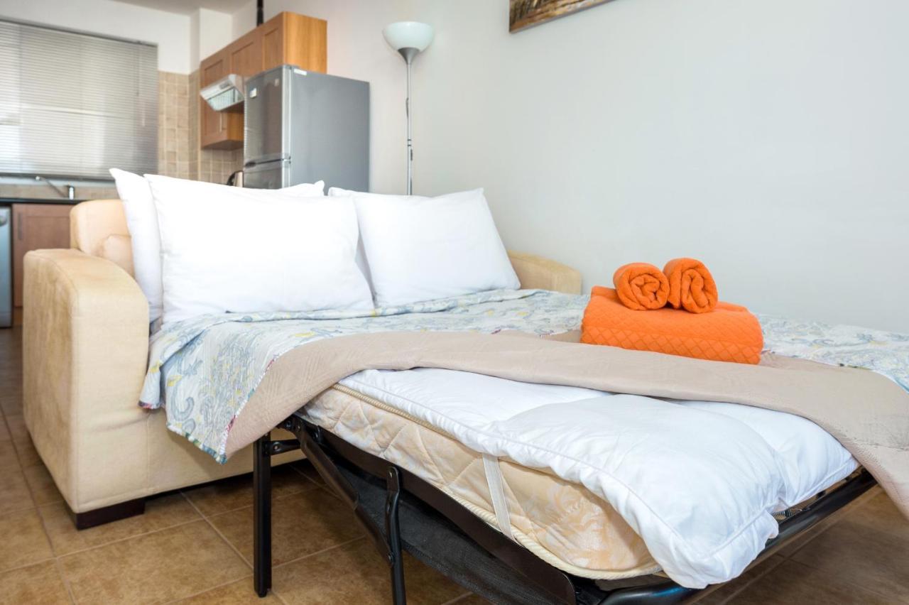 Seabreeze Apartment 200M Away From The Sea Paralimni Bagian luar foto