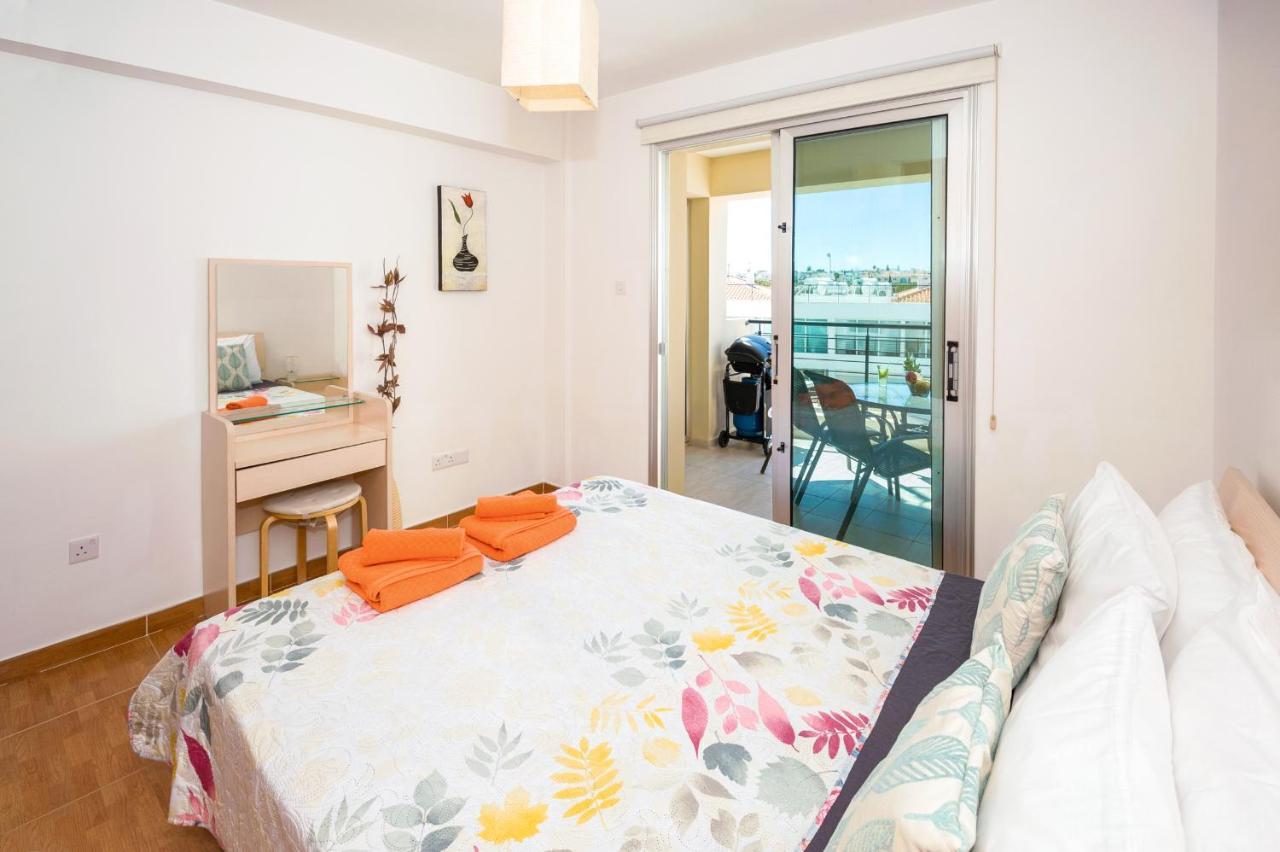 Seabreeze Apartment 200M Away From The Sea Paralimni Bagian luar foto