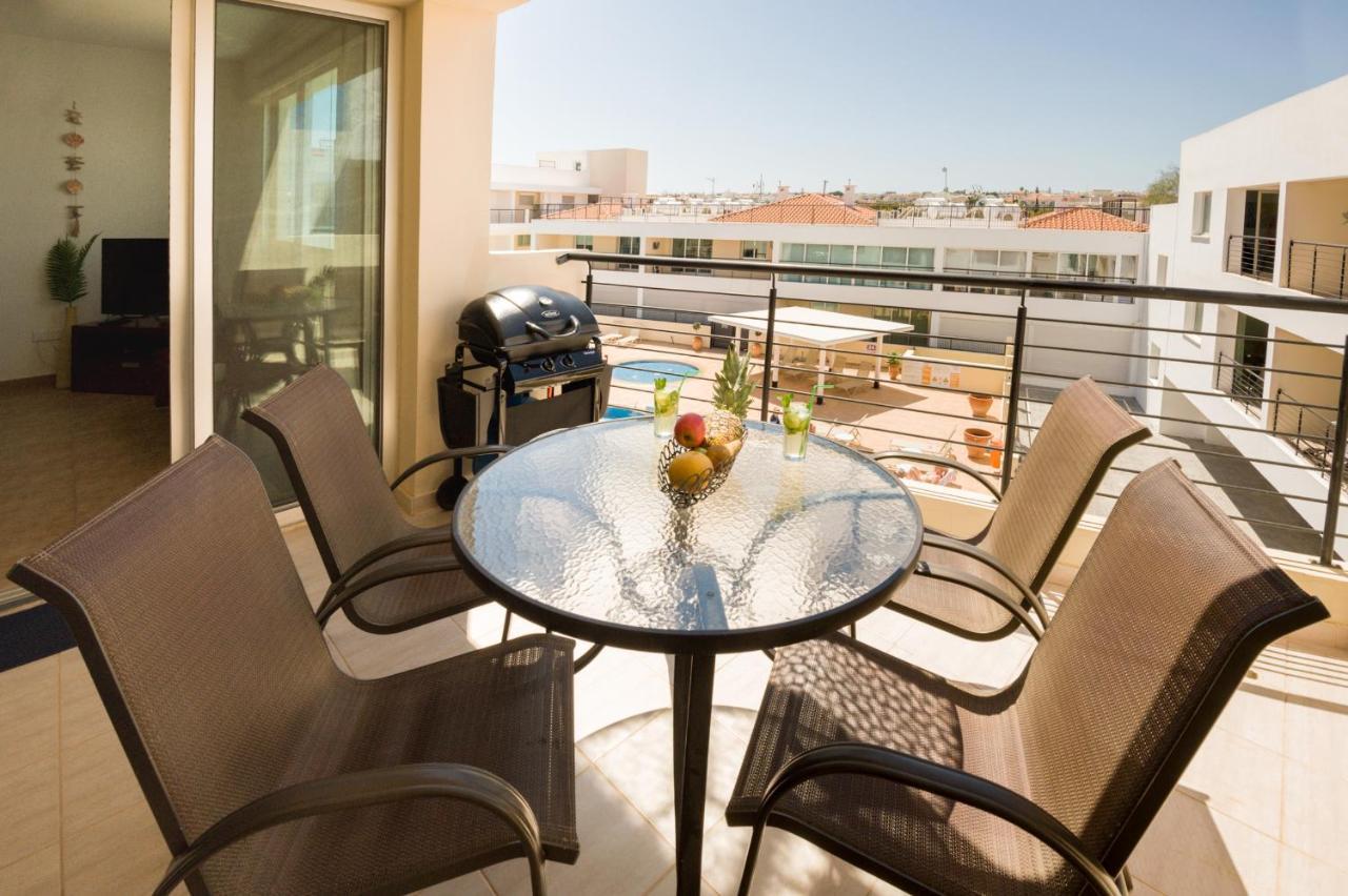 Seabreeze Apartment 200M Away From The Sea Paralimni Bagian luar foto